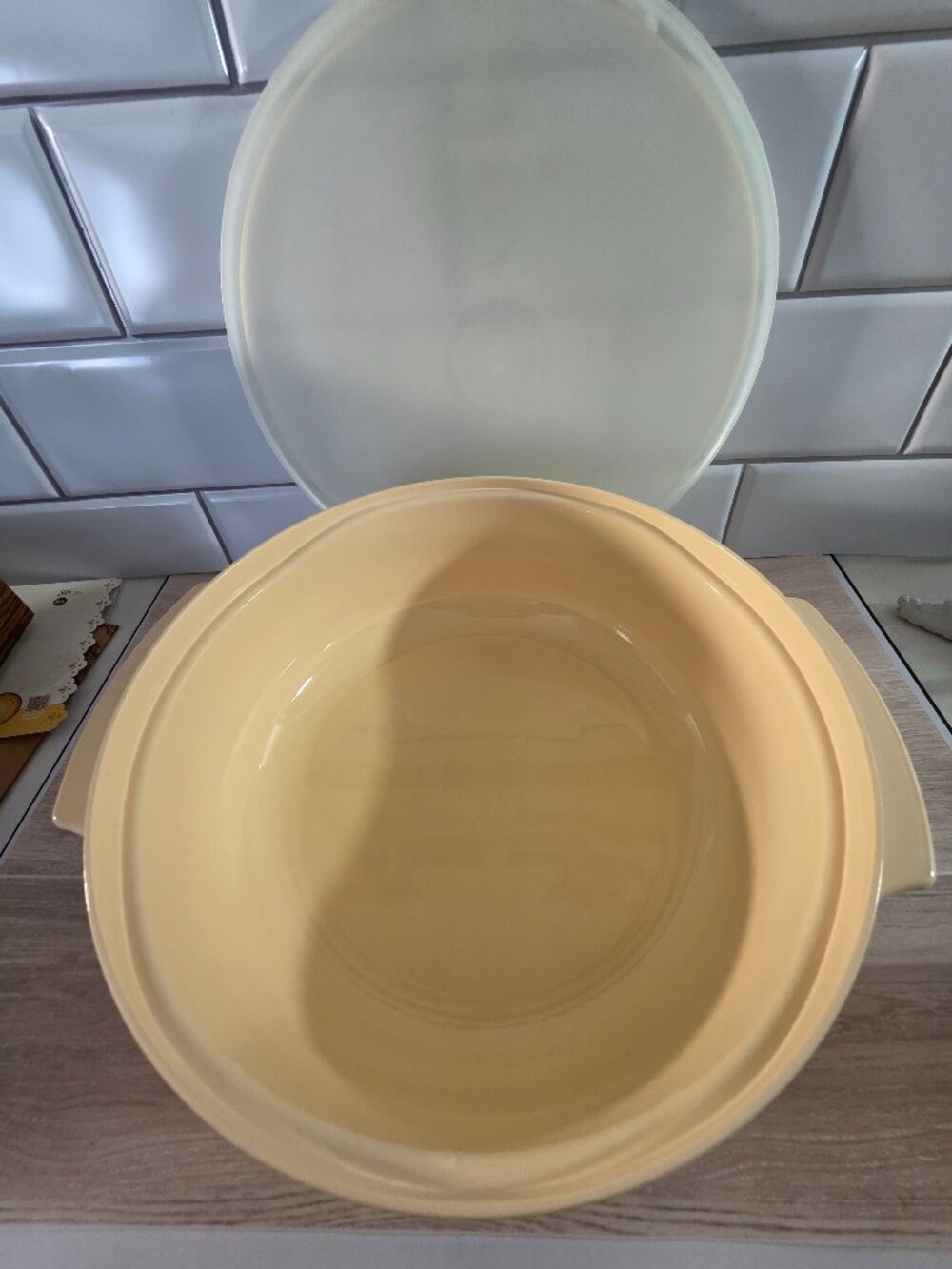 Vintage Tupperware 1 3/4 QT Microwave Cooker Almond Bowl with lid